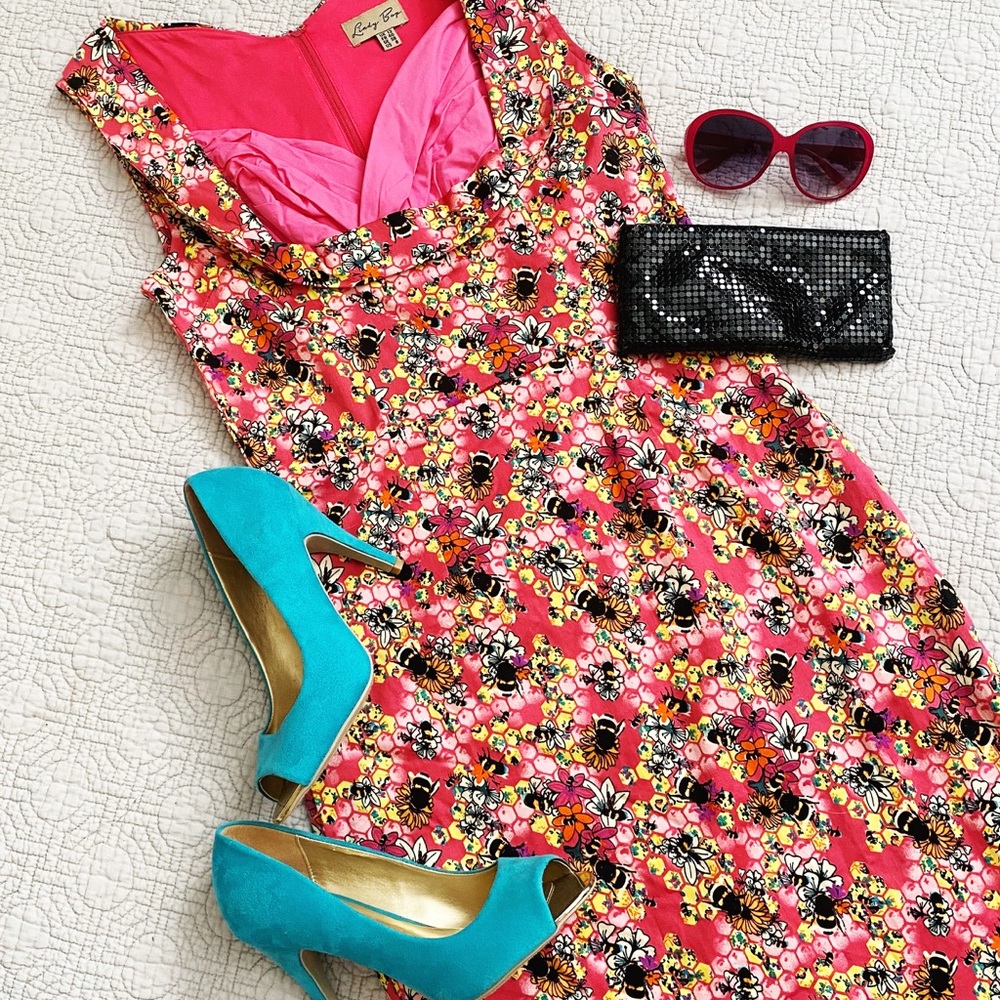 Lindybop Vanessa Pink Bee Floral Pencil Dress